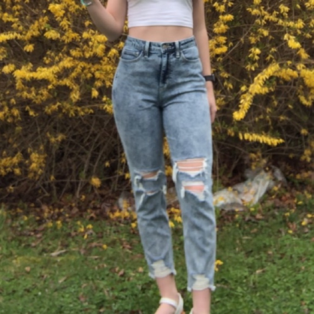 Hollister ultra high rise acid wash mom Jean